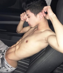 shirtless boys 5c3b10e192285.jpg