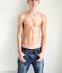 shirtless boys 5c3b134957dc0.jpg
