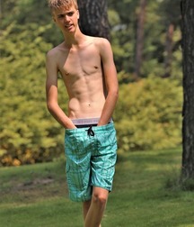 shirtless boys 5c3cd7e9a0181.jpg