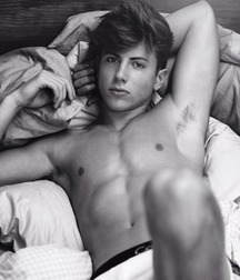 shirtless boys 5c3cd7f990092.jpg