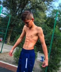 shirtless boys 5c3cd9b8c0fec.jpg