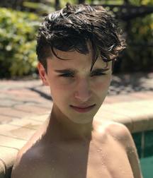 Hunks 5c3e3a63e6257.jpg