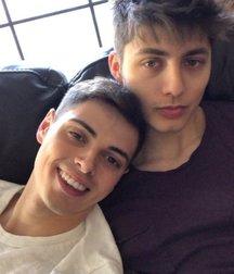 Hunks 5c3e3c6222770.jpg
