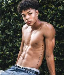 shirtless boys 5c403bb369a54.jpg