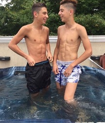 shirtless boys 5c403cba6746a.jpg