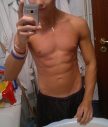 shirtless boys 5c403e988004d.jpg
