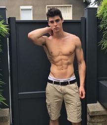 shirtless boys 5c403eda8665f.jpg