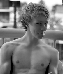 shirtless boys 5c41f83f1bd02.jpg