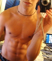 shirtless boys 5c42f49e27a82.jpg