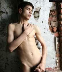 boys nude 5c44ccd673093.jpg