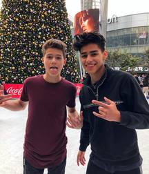 Boys 5c45d2701e96b.jpg