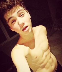 shirtless boys 5c46127eb1aa3.jpg