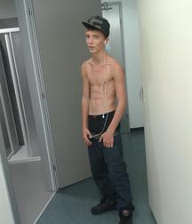 shirtless boys 5c4612b1cd536.jpg