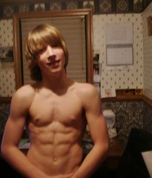 shirtless boys 5c461307d6141.jpg