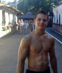 shirtless boys 5c4613a855e6e.jpg