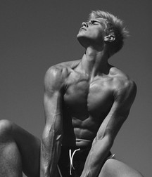 shirtless boys 5c461419ec0d7.jpg