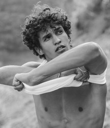 shirtless boys 5c46149a86f49.jpg