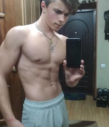 shirtless boys 5c487b6f4bd5c.jpg