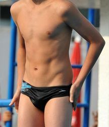 shirtless boys 5c487bfdc1e31.jpg