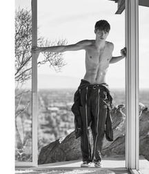shirtless boys 5c487cd48f2e7.jpg