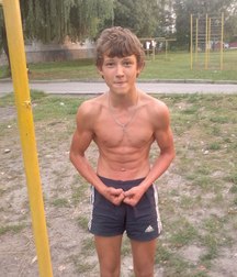 shirtless boys 5c487d210ca39.jpg