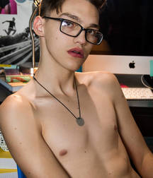 shirtless boys 5c487db9b6a9c.jpg