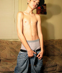 shirtless boys 5c487ecc3b02a.jpg