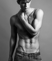 shirtless boys 5c487f4daa85e.jpg