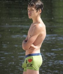 shirtless boys 5c49b174a1a1e.jpg