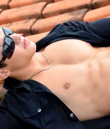 shirtless boys 5c49b3be13836.jpg