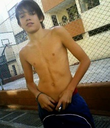 shirtless boys 5c49b3fe83962.jpg