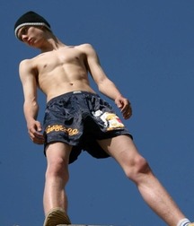 shirtless boys 5c49e7d626d53.jpg