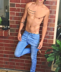 shirtless boys 5c49e8cc6f409.jpg