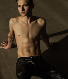 shirtless boys 5c4c292d8f0e0.jpg