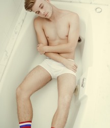 shirtless boys 5c4c2945be7a3.jpg