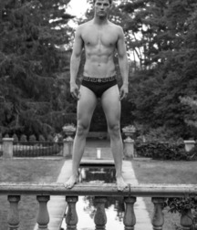 shirtless boys 5c4c2a266d886.jpg