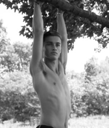 shirtless boys 5c4c2a62e8870.jpg