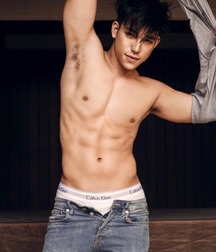 shirtless boys 5c4c2a7f7c83e.jpg