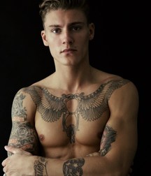 shirtless boys 5c4cca47b404e.jpg