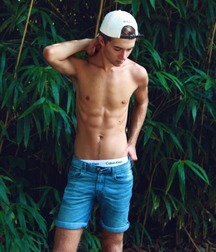 shirtless boys 5c4cca8b28f2f.jpg