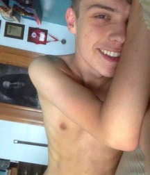 shirtless boys 5c4ccbcc719fe.jpg