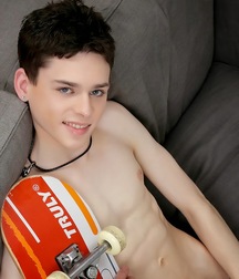 Boys 5c4d679184fb9.jpg