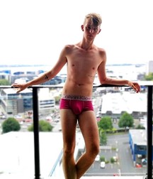 shirtless boys 5c4d6d575eddd.jpg