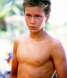 shirtless boys 5c4f50db632ac.jpg