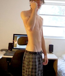 shirtless boys 5c4f5116513ce.jpg