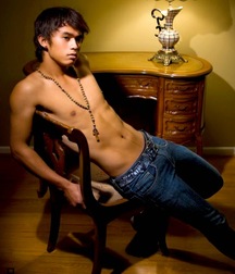 shirtless boys 5c4f5196d37c3.jpg