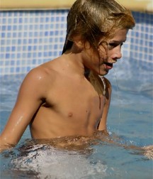 shirtless boys 5c4f51b0e9b8c.jpg
