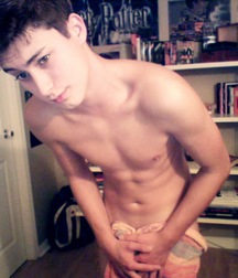 shirtless boys 5c4f51d37dff4.jpg