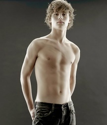 shirtless boys 5c4f5268497a2.jpg
