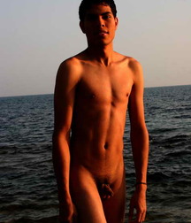 Cristopher 5c4f6cb93f05b.jpg